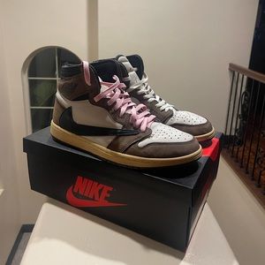 Jordan 1 High Travis Scott Mochas size 11
